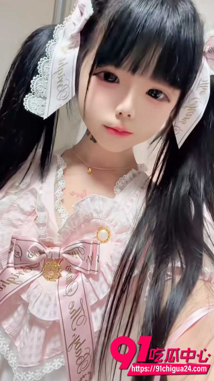 推特福利姬幼水若若自曝感染艾滋 2