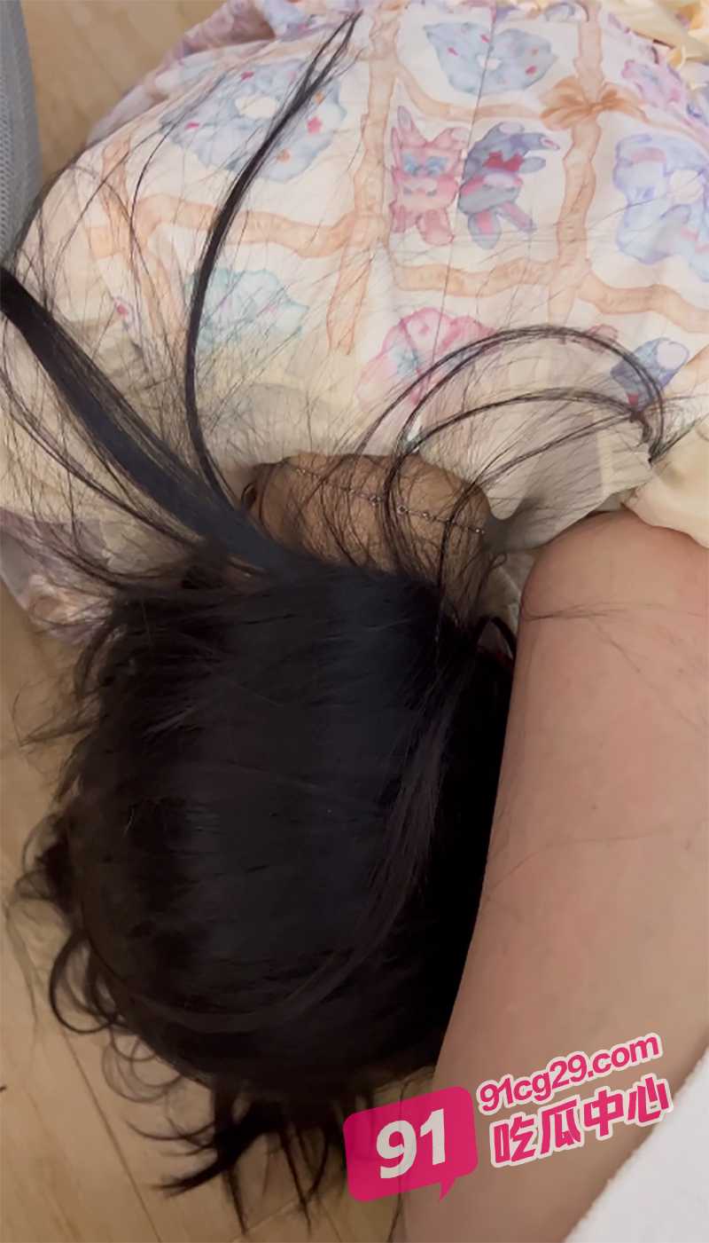 高三妹妹到表哥家寄宿 遭顶级PUA沦陷！羡慕专操嫩逼的博主！ 配图