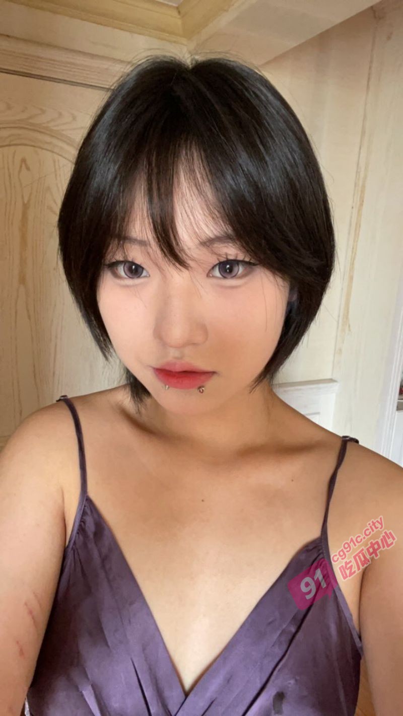 郑大淫娃学妹李林彤～自带淫荡属性     小穴疯狂索取肉棒完全不知满足！