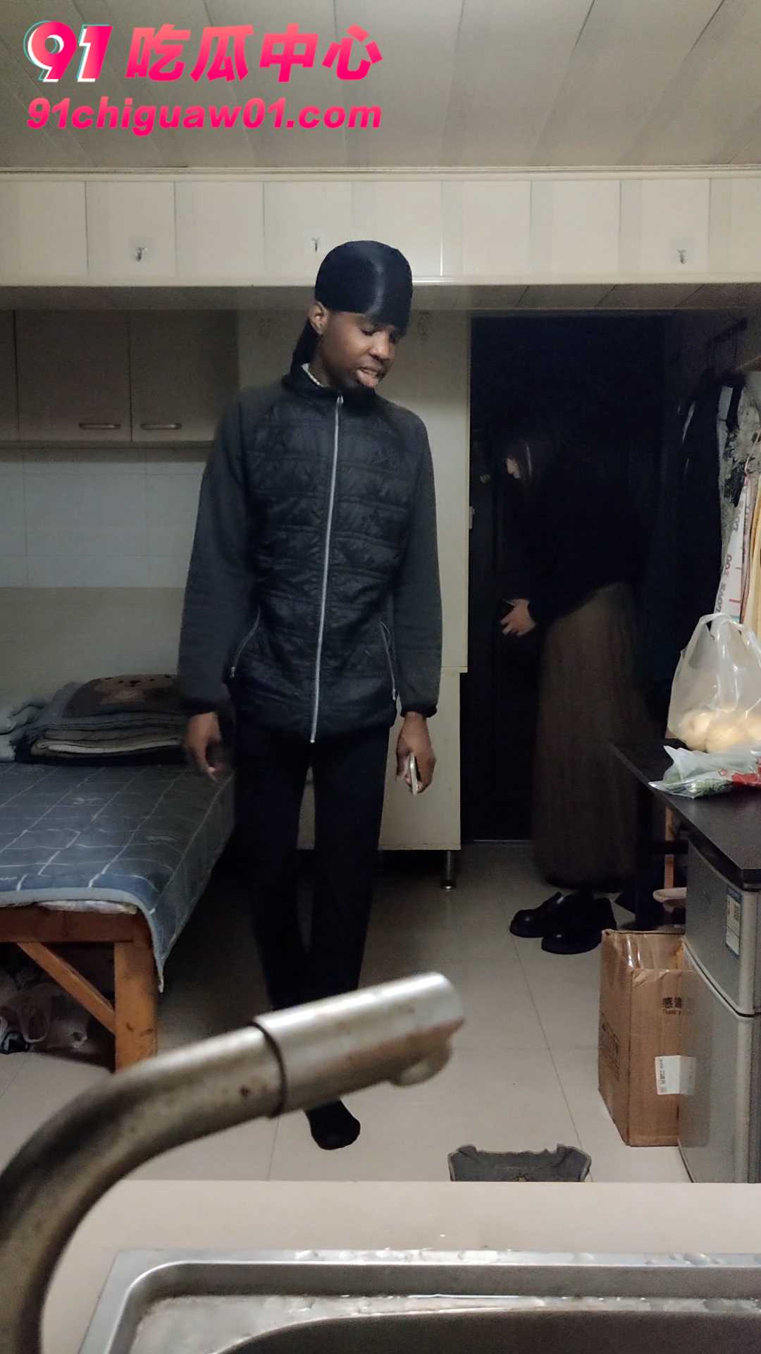 南京红姐与黑哥的故事~黑皮留学生不在乎你是男是女,有洞就行!