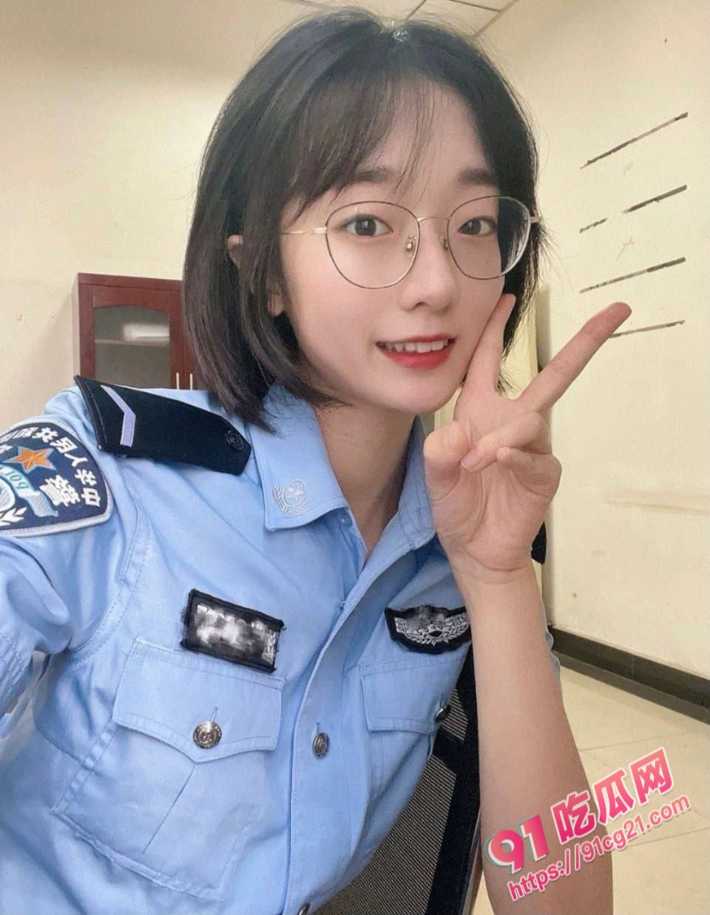 警花的私密调教生活 白天是人民的好警察 晚上化身警犬搜查官！【中】 配图2