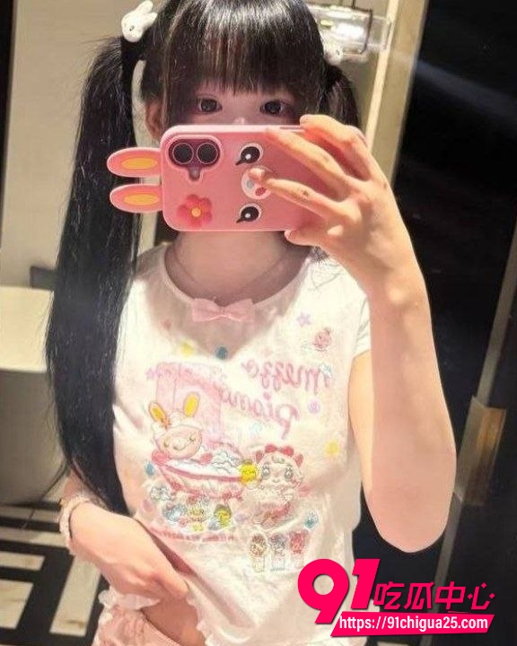 约炮大神小远ovo双飞两位极品萝莉 白丝水手服一线天馒头穴 姐妹俩被轮流骑乘玩弄