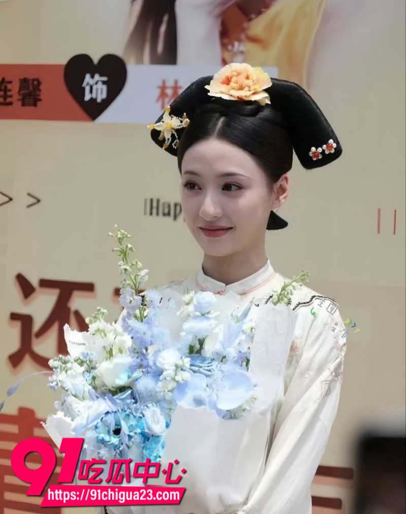 国内准一线女明星胡连馨自降身份参演网络短剧曾经跟于适的裸聊事件再次冲上热搜1 国内准一线女明星胡连馨自降身份参演网络短剧曾经跟于适的裸聊事件再次冲上热搜1