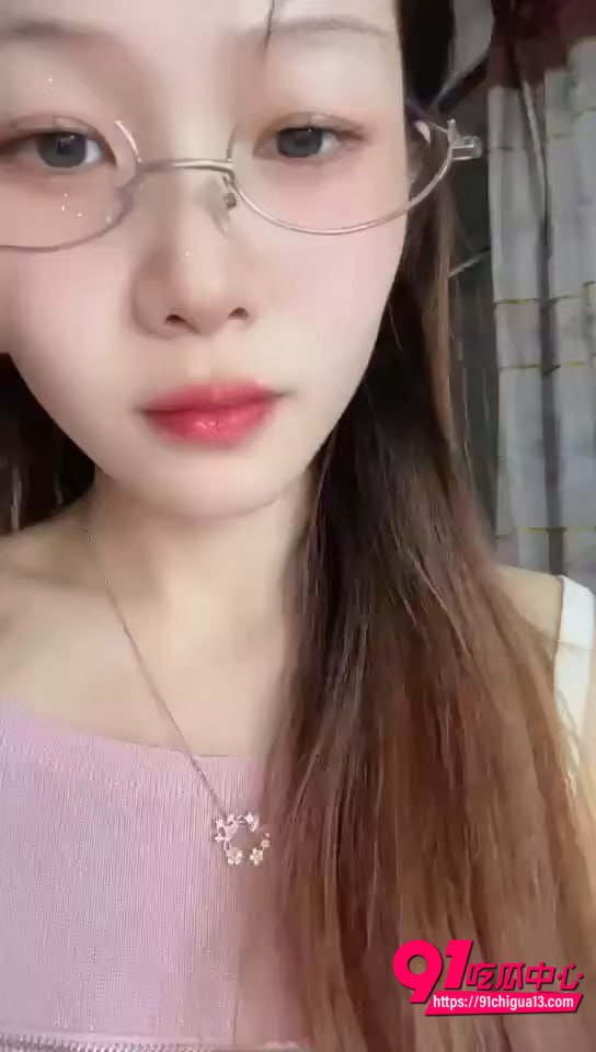 快手瑶瑶小娇妻私密揉奶掰逼视频流出 极品少妇骚劲十足