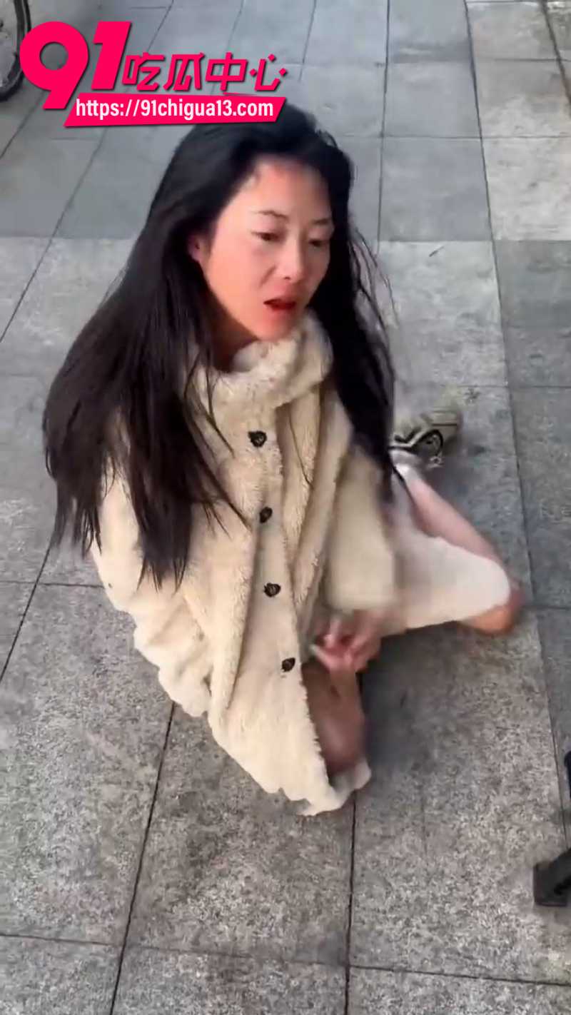 虎门木然庞凤华出轨被对象暴打14 虎门木然庞凤华出轨被对象暴打14