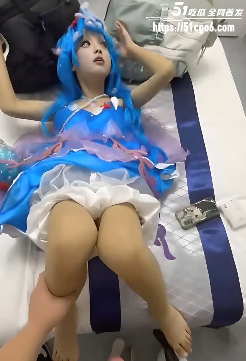 哥重金定制cos朵莉亚博主激情性爱视频 2 哥重金定制cos朵莉亚博主激情性爱视频 2