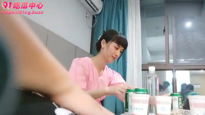 【老公 他好厉害呀】极品换妻体验 情趣内衣角色扮演 “你媳妇的水可真多呀”
