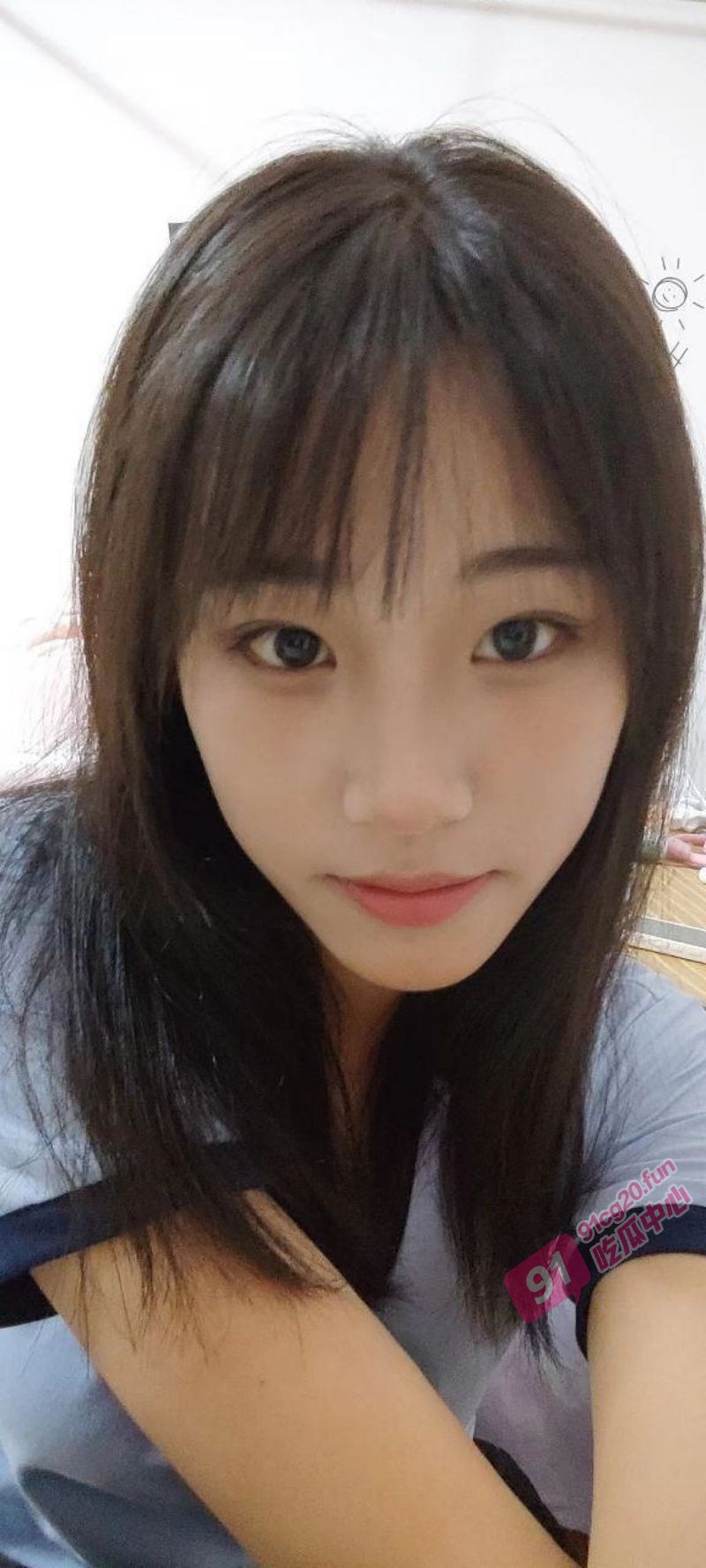 即使是亲妹妹也要玩~哥哥打飞机被妹妹发现 强行拉着妹妹做起了活塞运动!