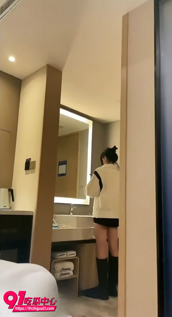 四川传媒学院朱雅文分手被男友背刺 清纯校花变身骚母狗被无情打桩性爱视频流出