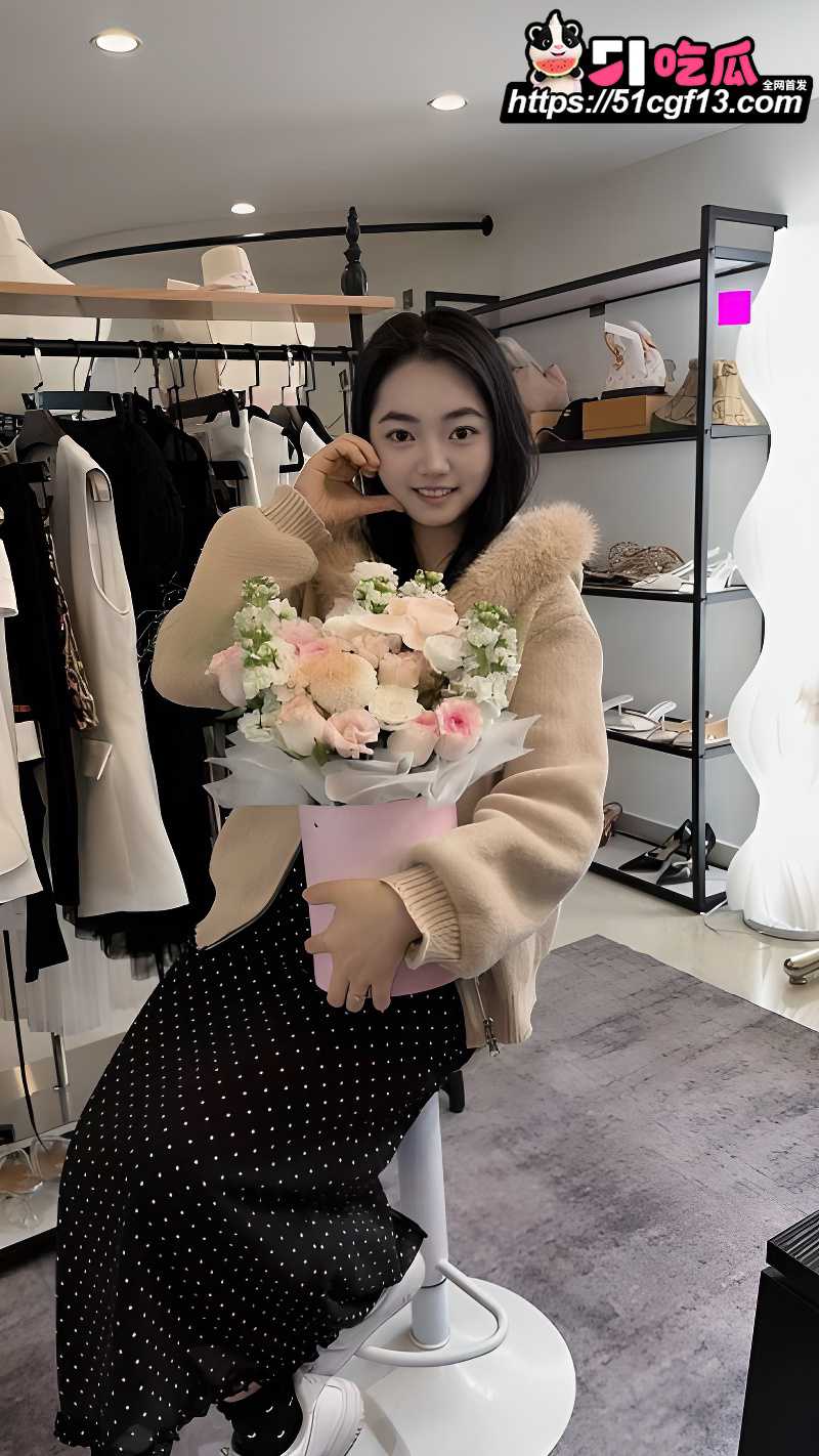云南昆明夫妻 性爱视频曝光 巨乳人妻露脸深喉口技一流 无套打桩骚叫不断！