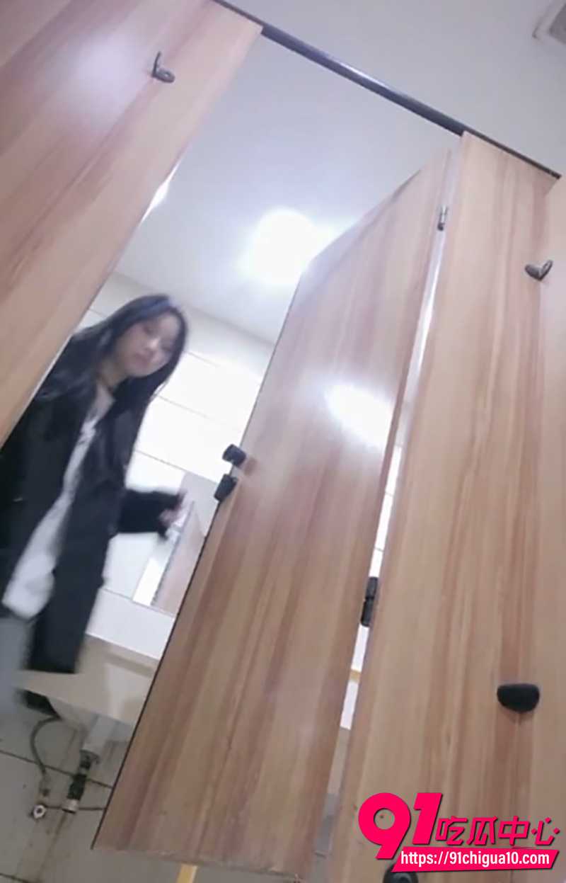精品女厕后景偷拍 8 精品女厕后景偷拍 8