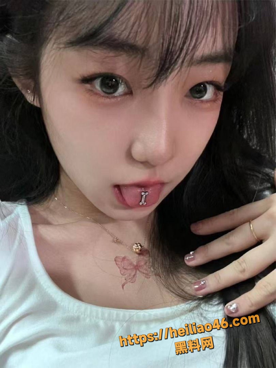 广州白云区骚货 刘娜 酒店跪地深喉口交 被金主无套中出爆操展现淫荡一面！