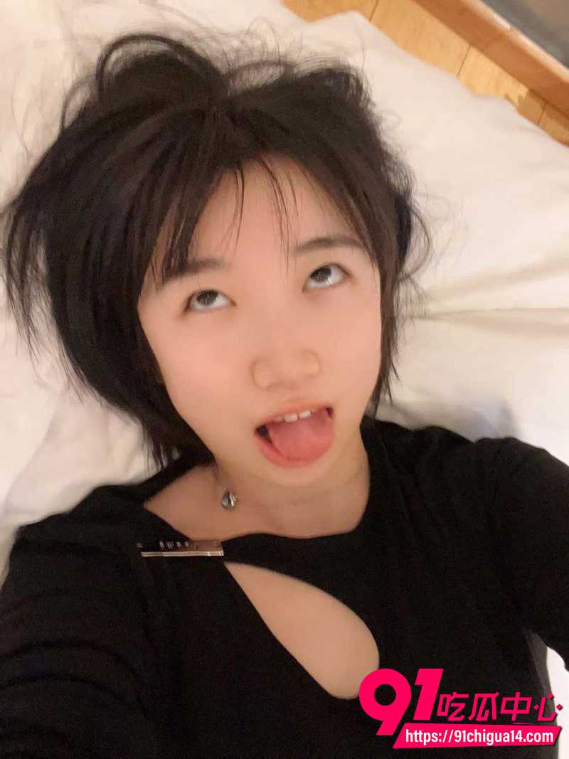 河北工商学院眼镜婊张思柠  3
