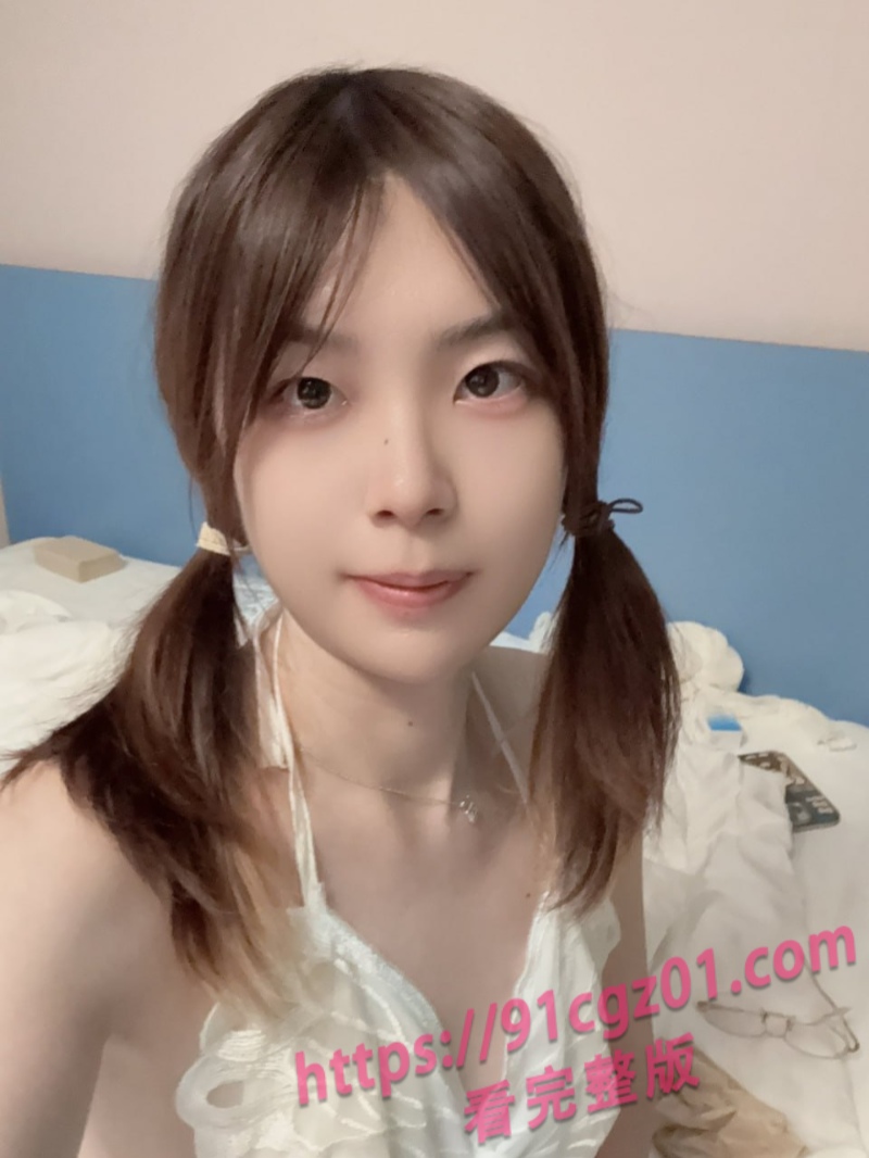 江浙沪爆火眼镜女神!清冷外表配听话性格太反差