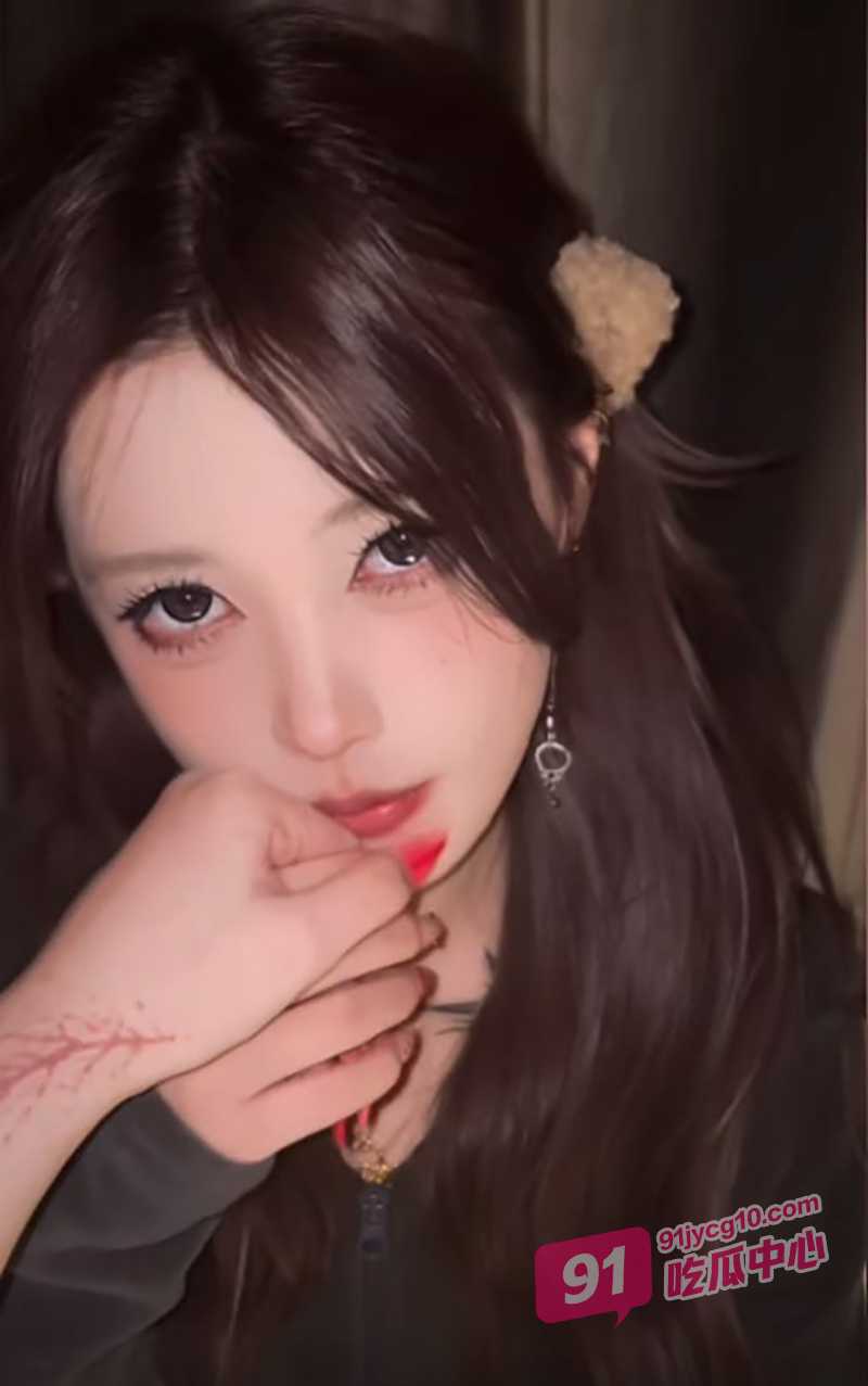 芜湖美女博主鱼鱼骨 未拉窗帘给榜一大哥的私拍流出！