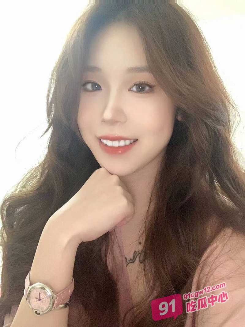 BDSM大神调教骚母狗实录 极品美女演变成肉便器 女神秒变精盆骚母狗 任由主人大屌姿意承欢~ 配图3