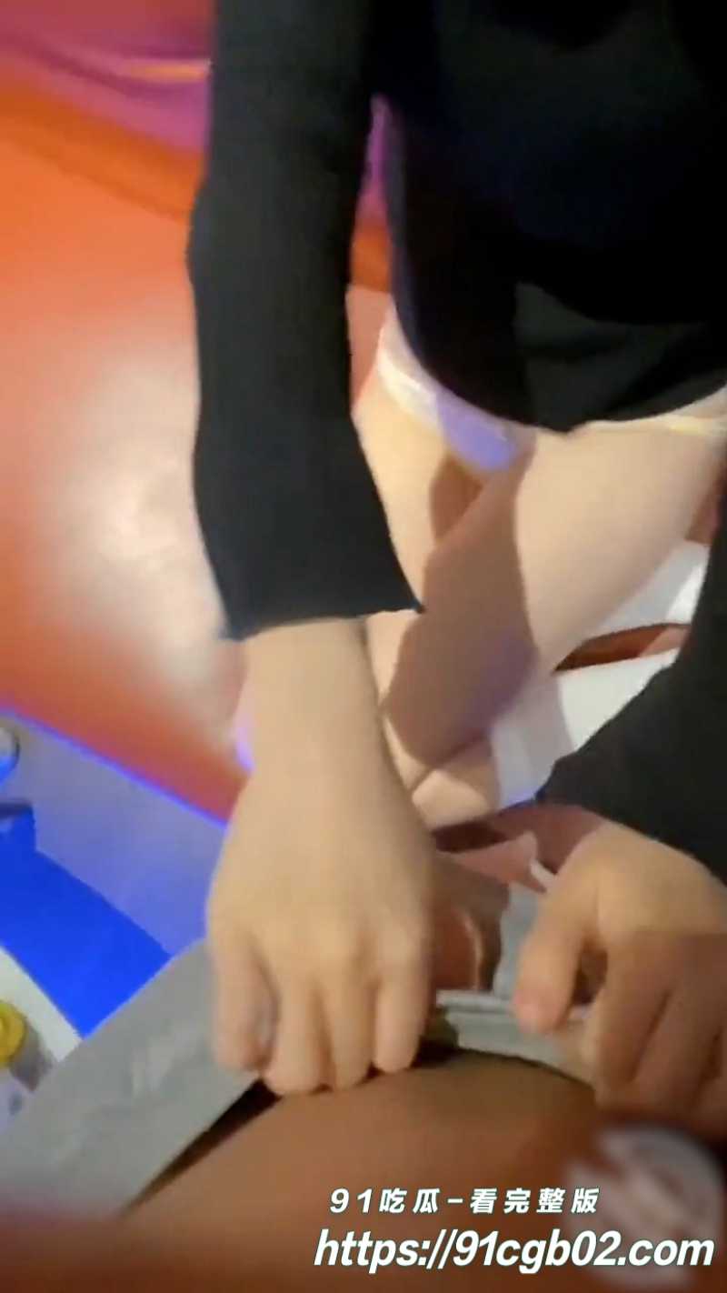 海角大神 把妹妹调教成自己的专属精盆 妹子娇小的身躯都要玩坏了！