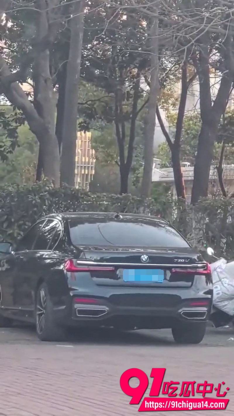 瓜友投稿路边偶遇最新嫖娼方式骑电动车上门路边车震4 瓜友投稿路边偶遇最新嫖娼方式骑电动车上门路边车震4