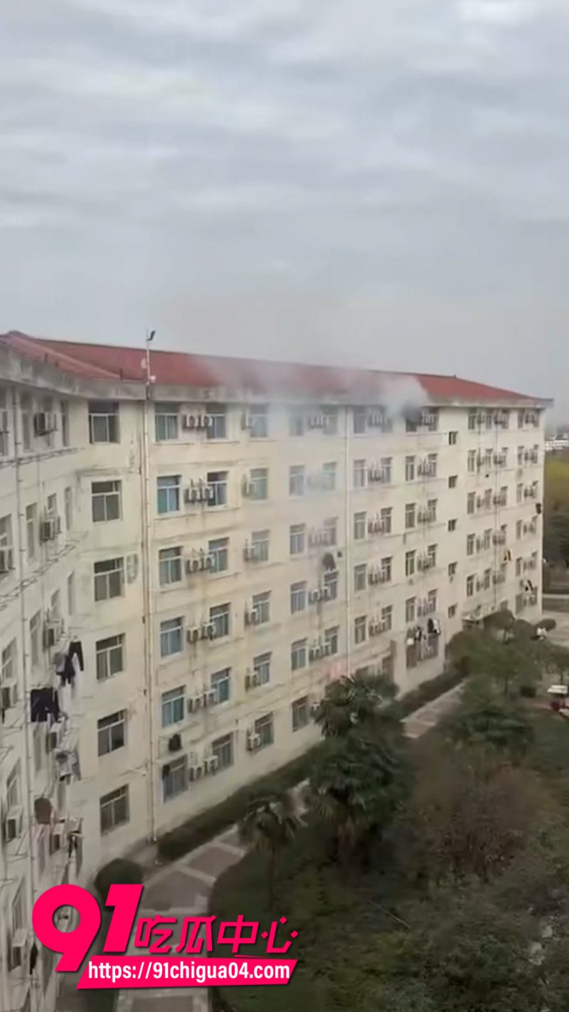 西安科技大学宿舍突发火灾学生跳楼身亡9 西安科技大学宿舍突发火灾学生跳楼身亡9
