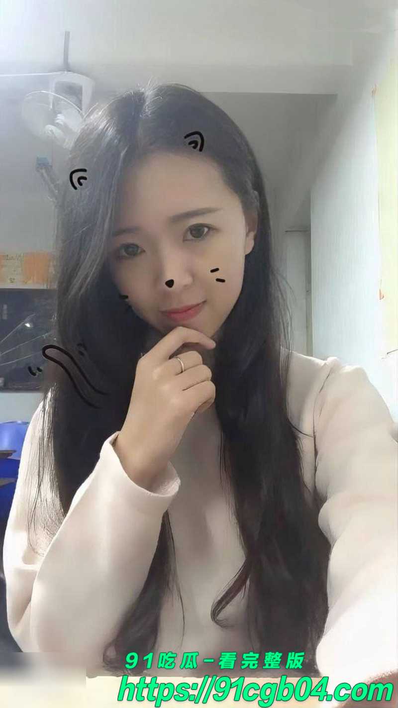 瓜友投稿 天津学生妹曾译萱 给金主舔脚视频流出 得知原因是借裸贷后 悬着的心也放了下来!