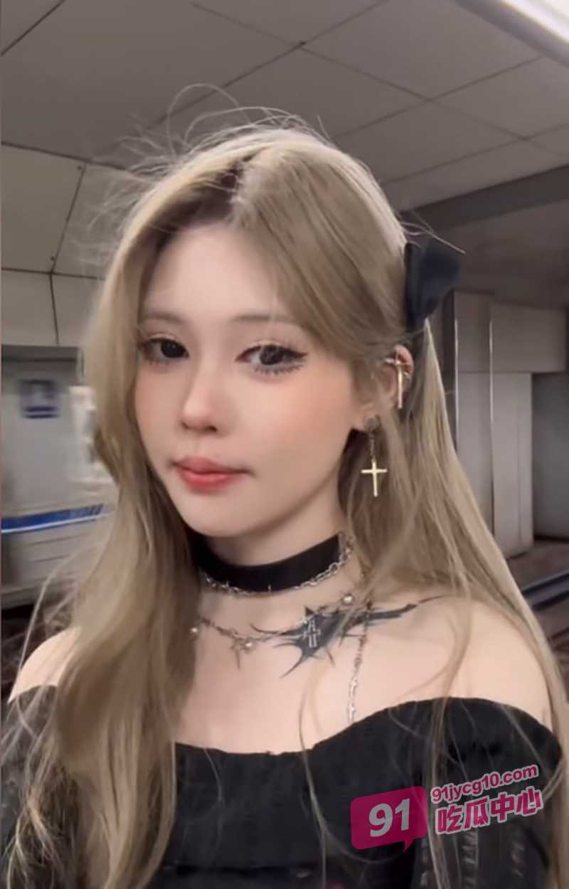 芜湖美女博主鱼鱼骨 未拉窗帘给榜一大哥的私拍流出！ 配图3