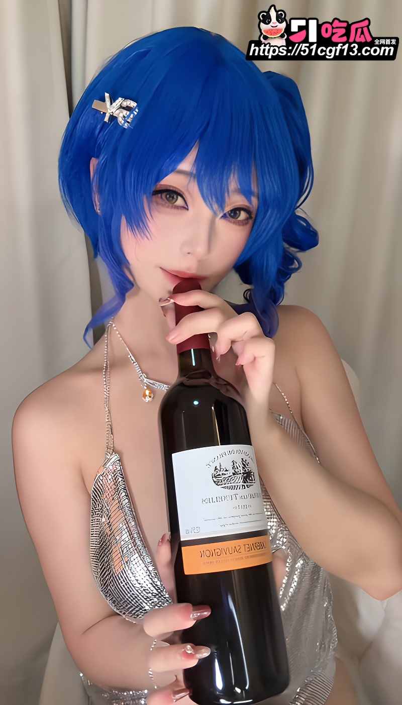 推特巨乳女神蜜汁猫裘 8