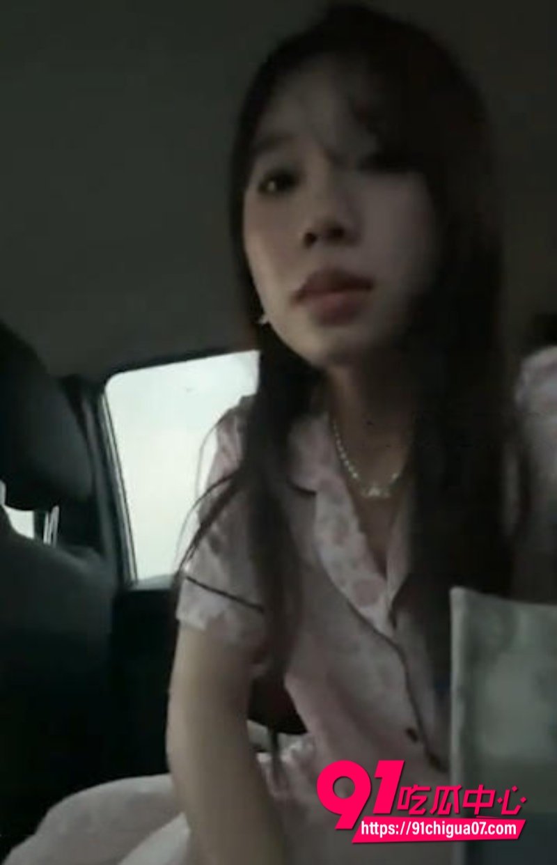 反差少女太能整活了，勾引外卖按摩大爷就是拍的水平不咋地2