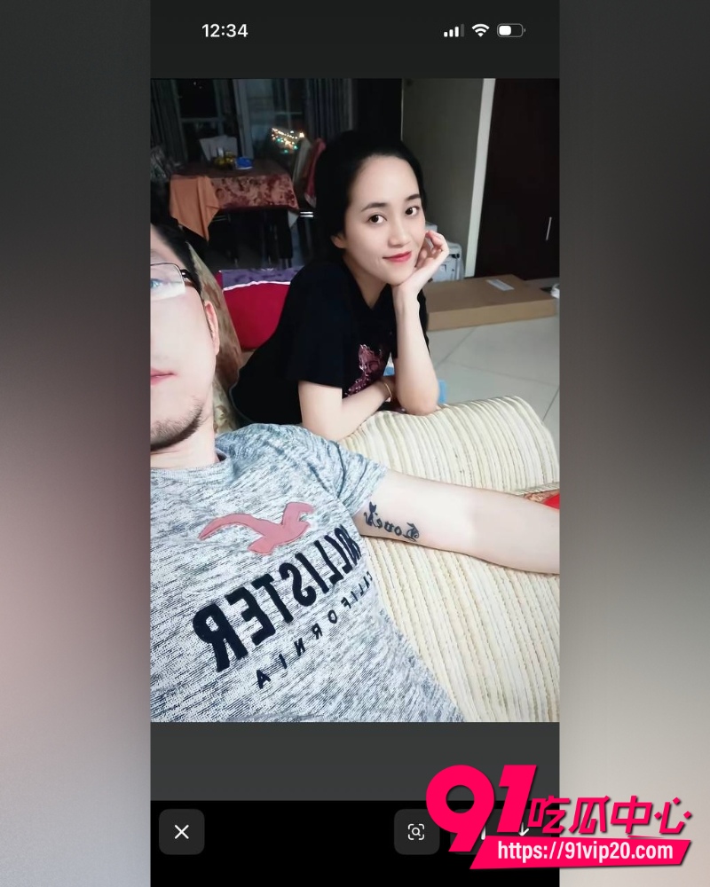 约炮大神胡子哥女主赵一蕊 早年清纯照片被扒 甜美外表被彻底调教成听话母狗!