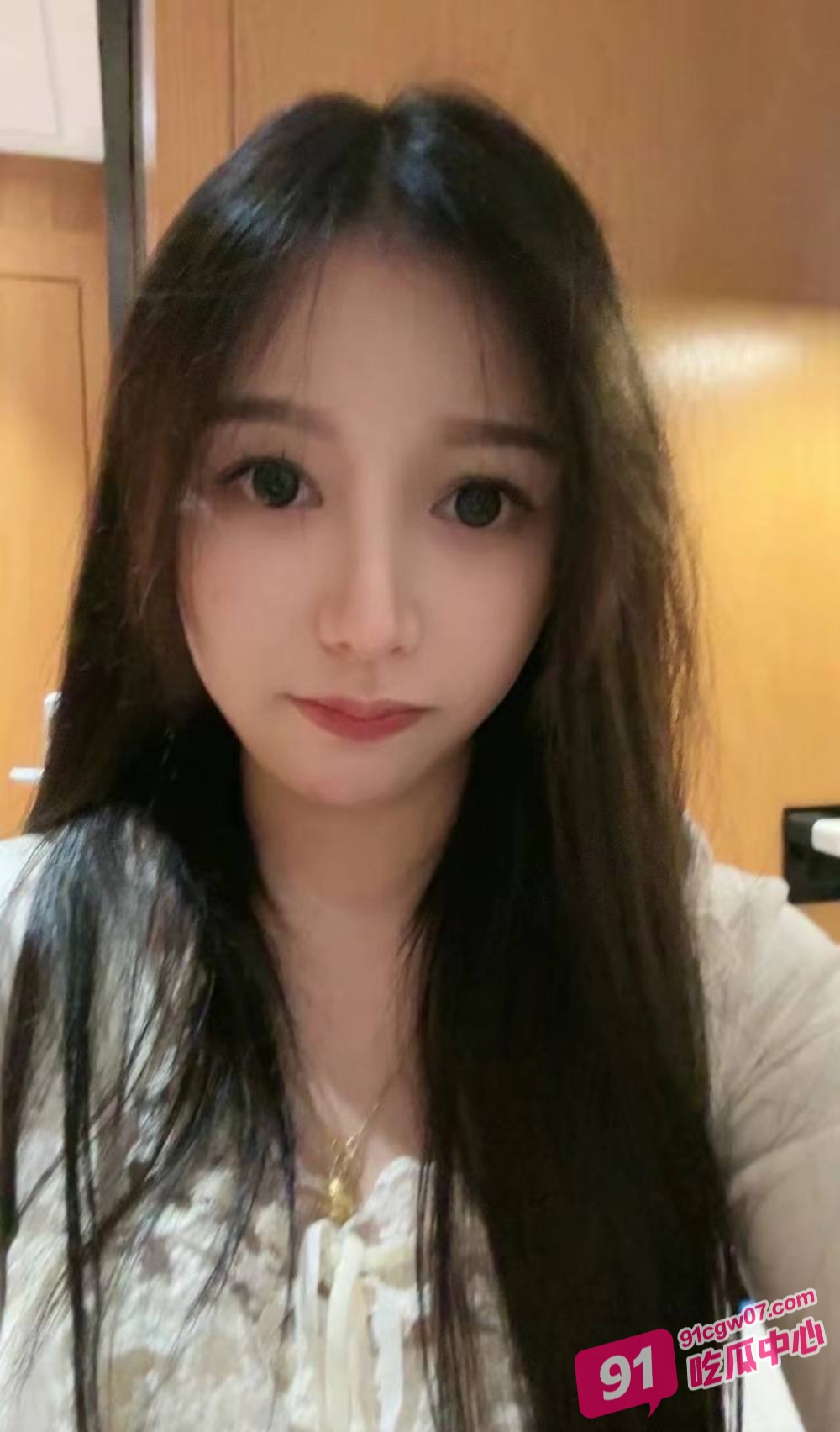 杭州性感女神赵琴 表面纯欲天使 私底经常拍全裸视频骚媚入骨! 配图3