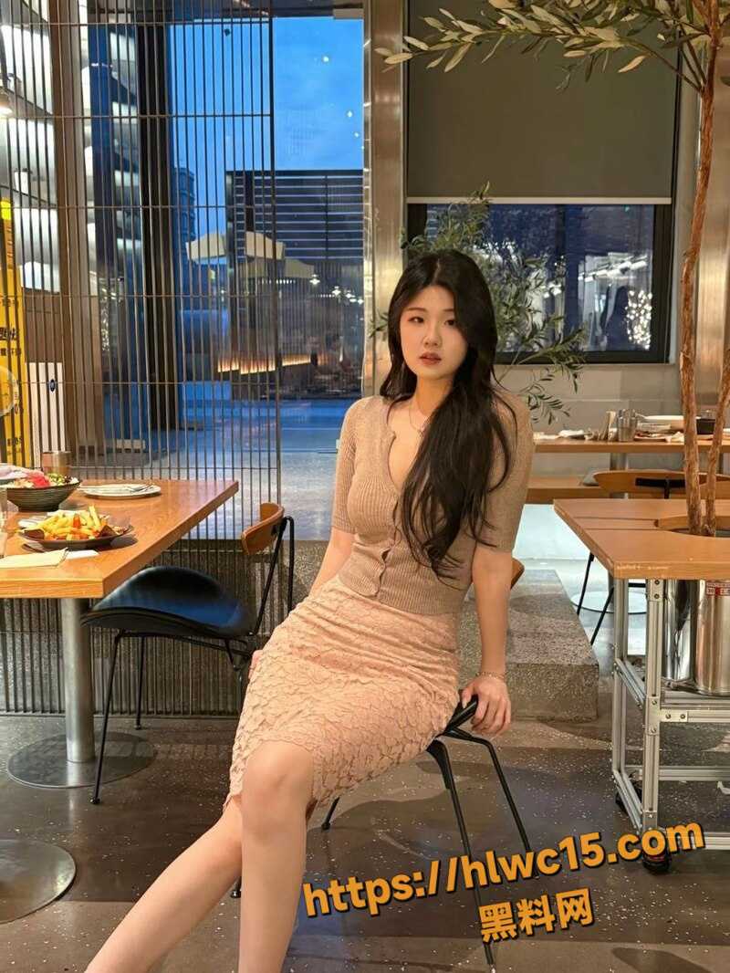 天津大学清纯女研究生 杨鑫苑 沦为校车肉便器 被同学操到腿软