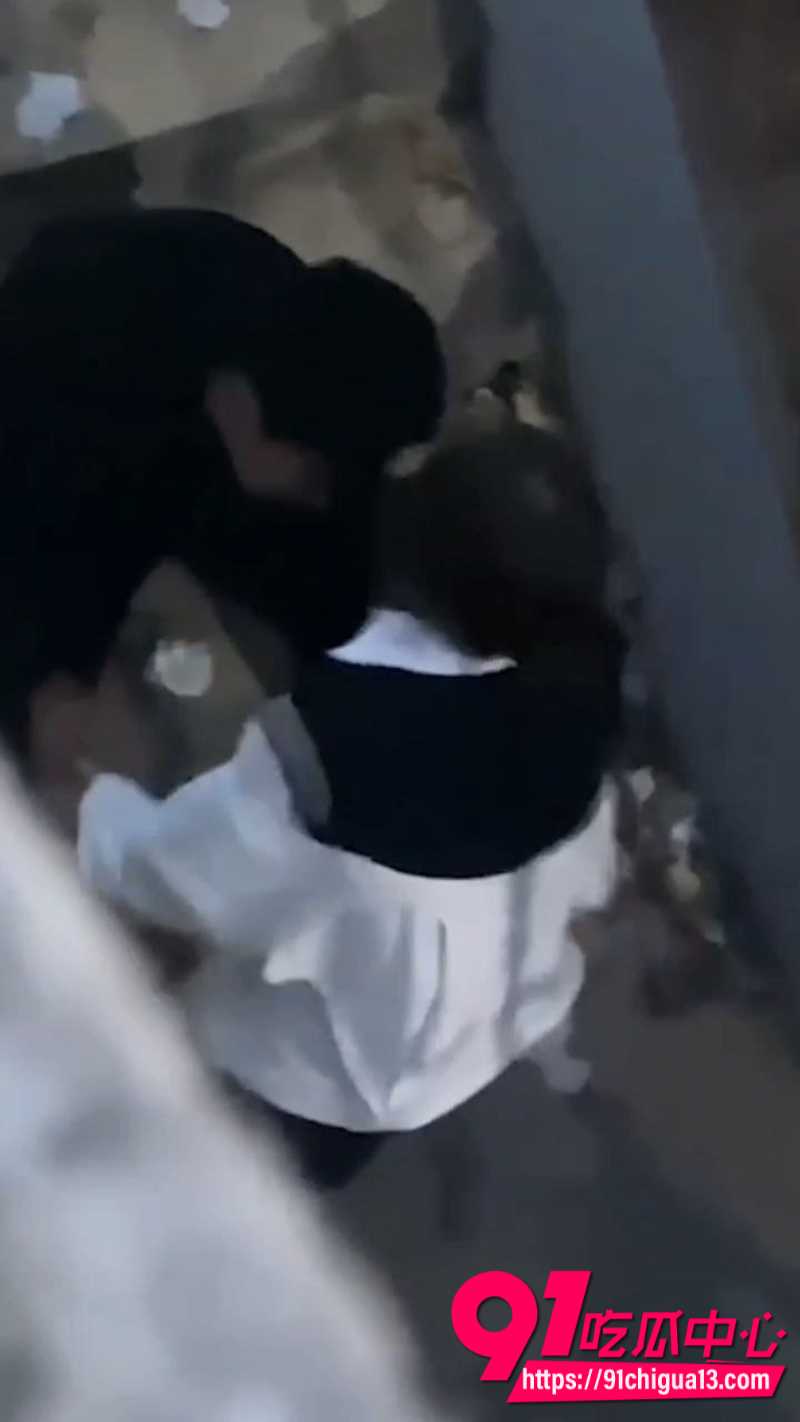 青岛海洋技师学院眼镜婊女大学生跟男友野战2