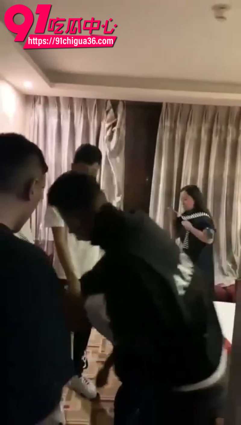已婚少妇520出轨偷情被老公抓奸暴打5 已婚少妇520出轨偷情被老公抓奸暴打5