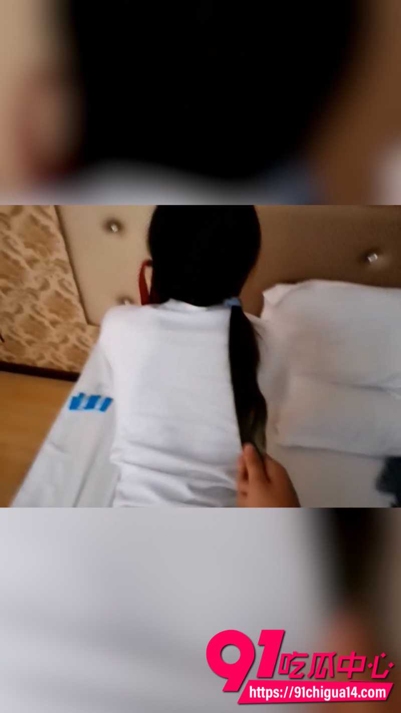 眼镜婊女大学生罗嘉欣跟男友自拍性爱视频曝光8