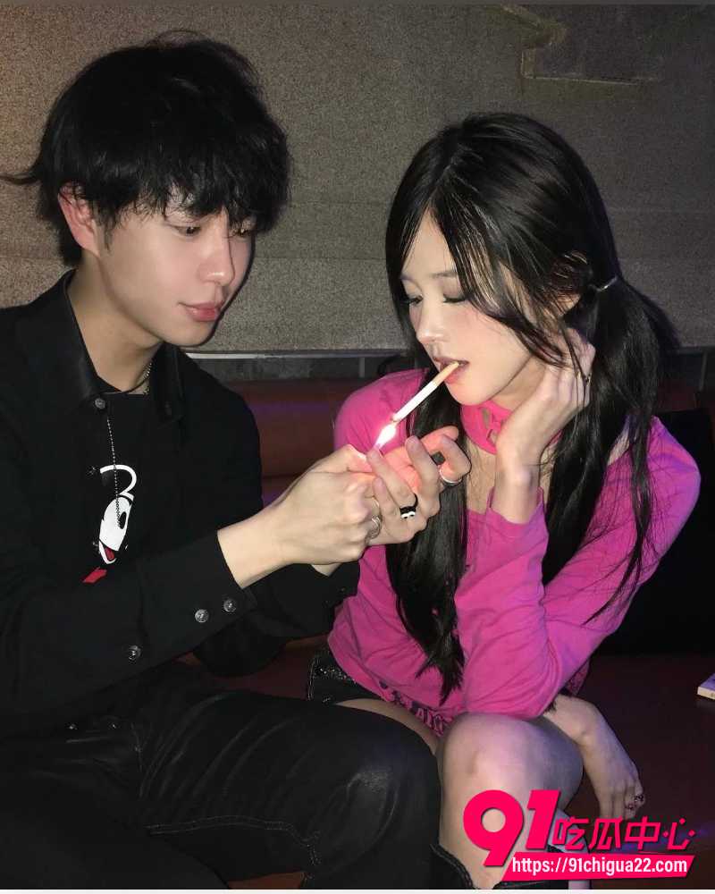 井川里予海外晒吸烟照 9