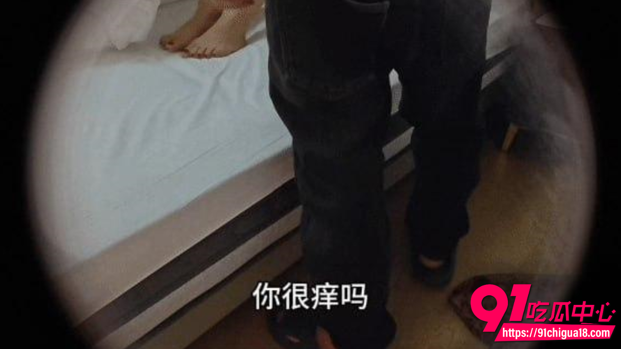 儿子偷拍妈妈洗澡后直接床上强上17 儿子偷拍妈妈洗澡后直接床上强上17