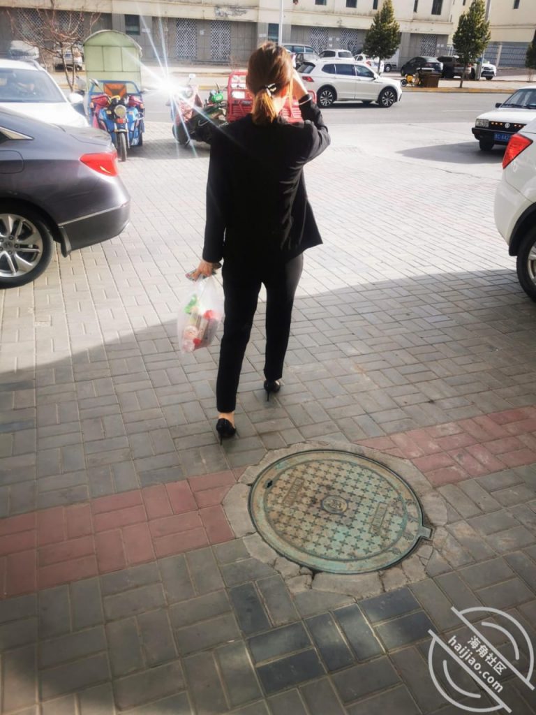 约银行骚职员操逼 制服美女真的超级骚比我还要着急主动求操高潮连连 配图4