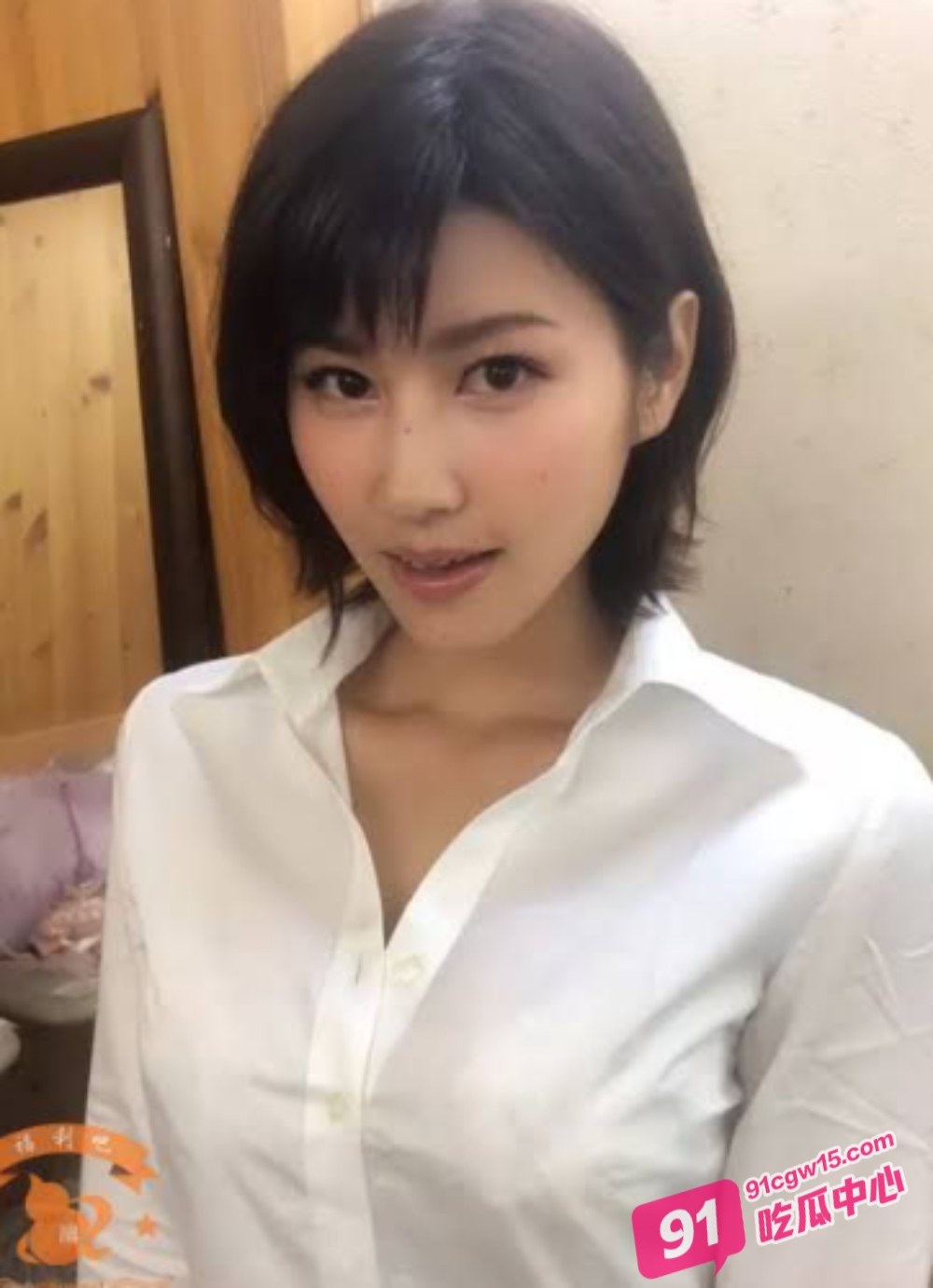 撸片推荐～性感已婚女上司谎称加班只为偷尝下属巨屌 “经理 你好骚啊” 配图2