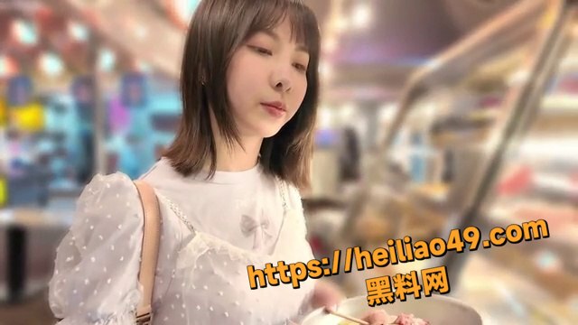 高颜值台妹 Tiny 勾搭大叔酒店开战 白嫩娇躯被干到颤抖 画面刺激到喷血