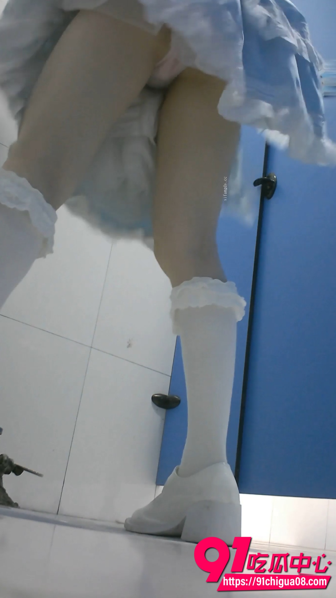 艺校女厕偷拍31 艺校女厕偷拍31