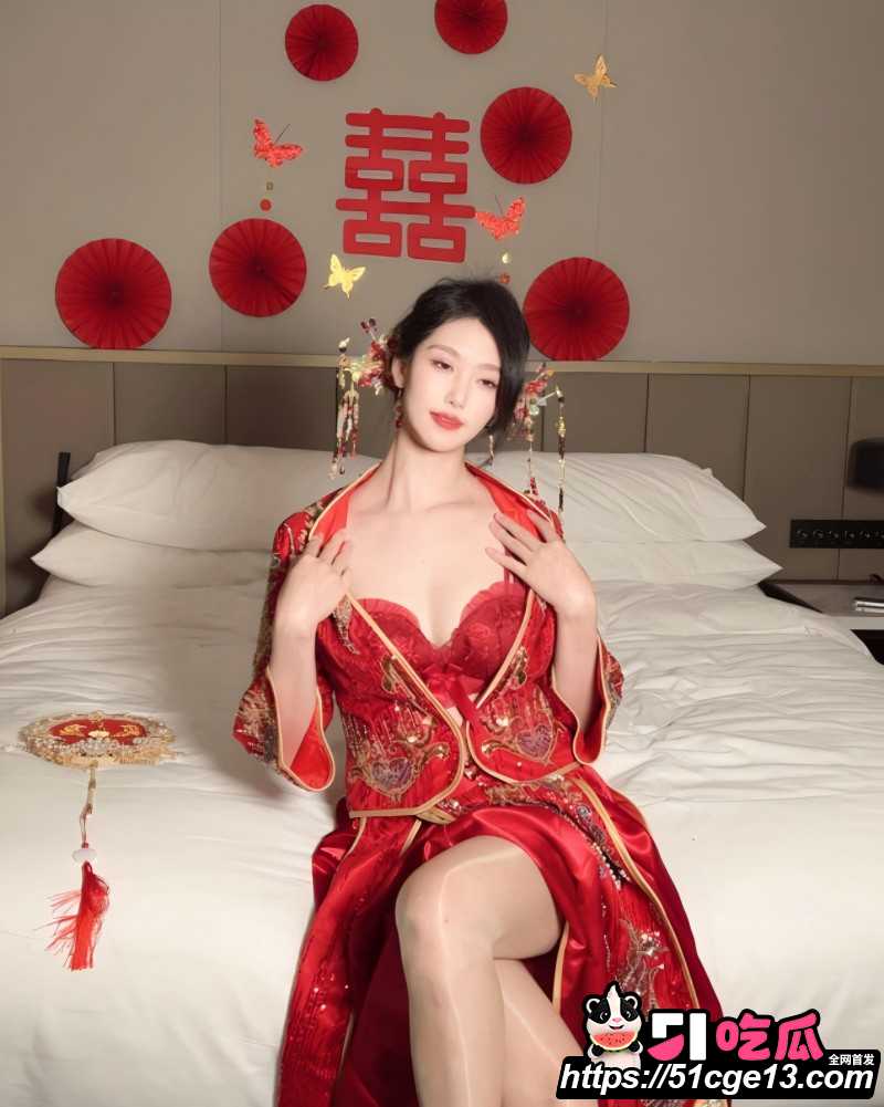 瓜友们期待的伴郎团强奸新娘AI魔改第二期来咯 抖娘利世 新婚夜被老公献给好友多人群P前后猛攻口穴！