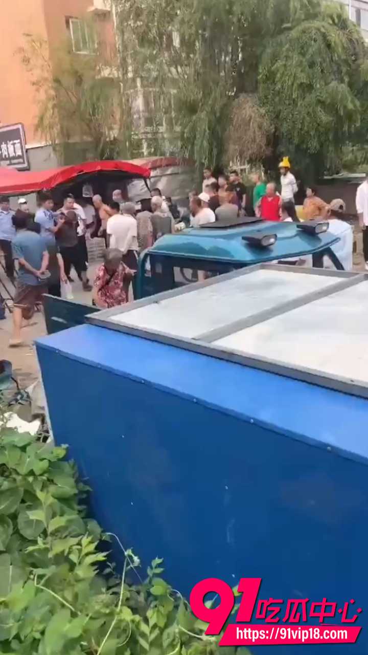 男子搞别人老婆被杀 2