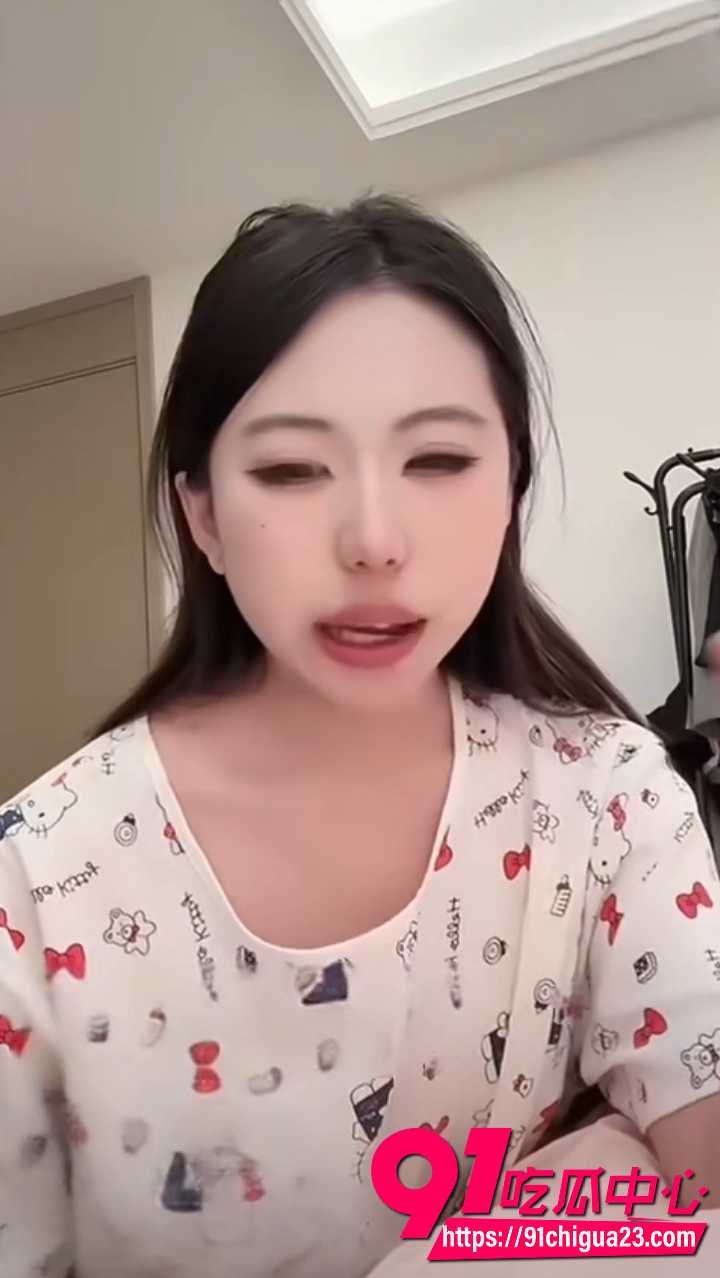 抖音网红闪现直播间内衣内裤走光露点2