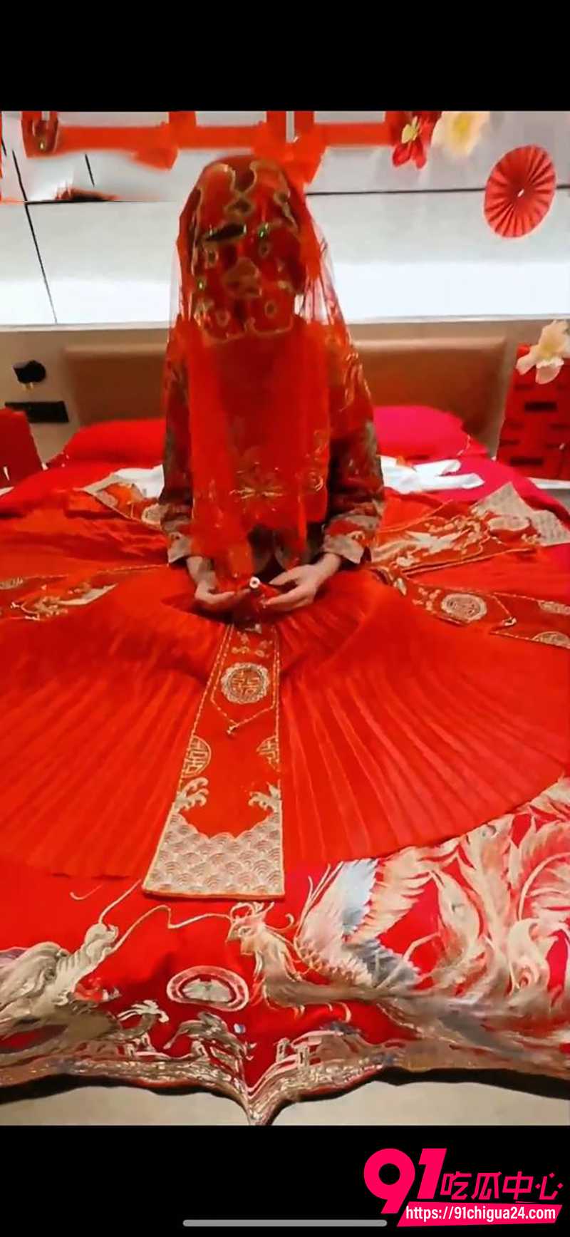 国产自拍精作 新婚之夜醉酒新郎猛干骚气新娘 中式婚礼红盖头下狂操内射！